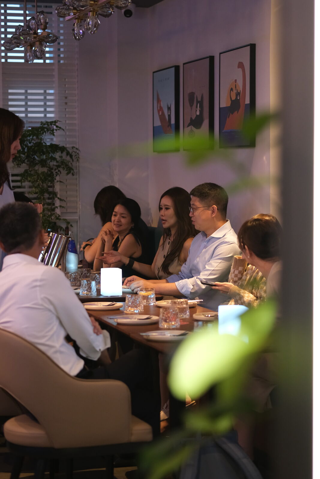 Colleagues enjoying dinner together at a Vinflow event